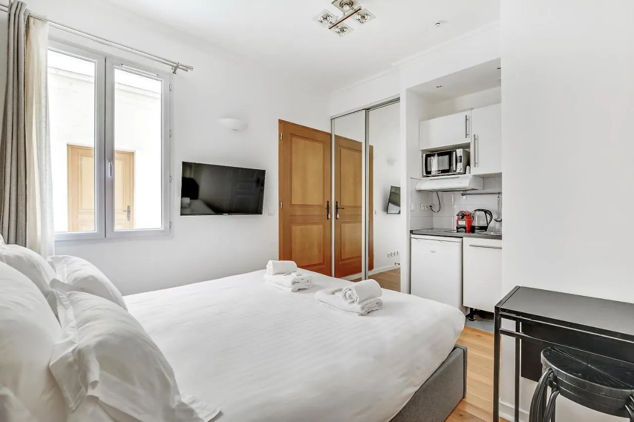 Pick A Flat'S Apartments In Batignolles - Rue Biot Parigi